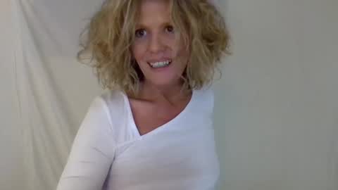 Snapshot of haileys123 chatting on 14, 12, 2024 Hailey online show from 14, 12, 2024