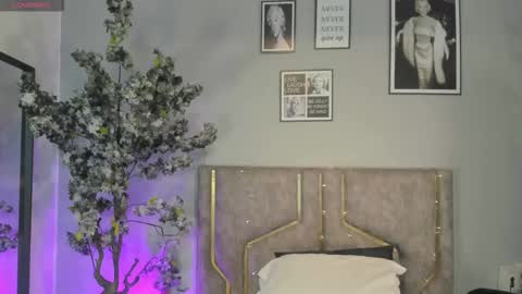 haileystonei online show from 5, 12, 2025