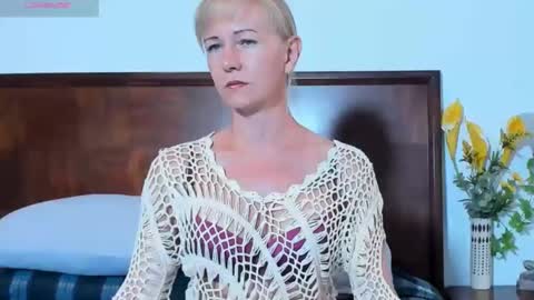 Snapshot of hairy_mommy chatting on 12, 3, 2025 Christine - online show from 12, 3, 2025