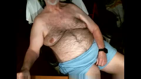 Snapshot of hairybear813 chatting on 18, 3, 2026 hairybear813 online show from 18, 3, 2026