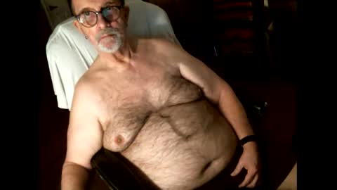 Snapshot of hairybear813 chatting on 26, 5, 2026 hairybear813 online show from 26, 5, 2026