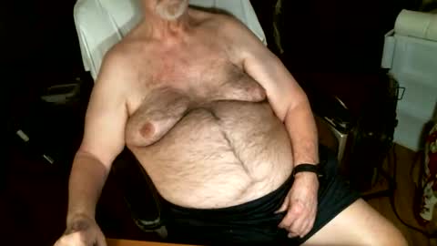 Snapshot of hairybear813 chatting on 30, 5, 2026 hairybear813 online show from 30, 5, 2026