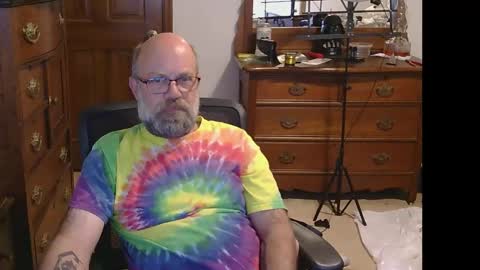 Snapshot of hairydaddybear69 chatting on 18, 10, 2025 HairyDaddyBear69 online show from 18, 10, 2025