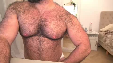 Snapshot of hairyinstinct chatting on 19, 2, 2025 hairyinstinct online show from 19, 2, 2025