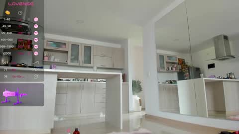 insta Laupalacio777Next stream 01th December online show from 20, 12, 2024