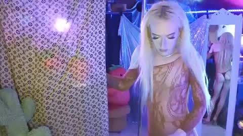 Snapshot of halovalentine chatting on 11, 3, 2025 halovalentine online show from 11, 3, 2025