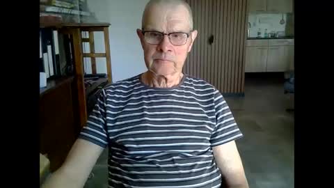 Snapshot of hamto65 chatting on 25, 4, 2026 Prefer men 80 online show from 25, 4, 2026