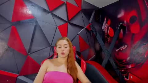 Snapshot of hana_and_zeta chatting on 4, 12, 2025 Hana and Zeta online show from 4, 12, 2025