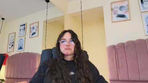 hanabie_ online show from 22, 2, 2026