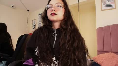 hanabie_ online show from 14, 4, 2026