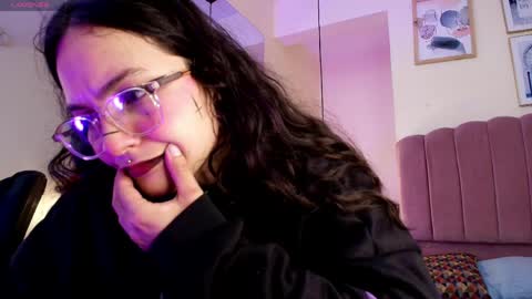 hanabie_ online show from 28, 4, 2026