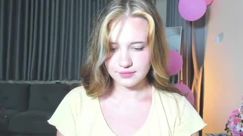 Snapshot of hanahwoods chatting on 9, 3, 2025 hanahwoods online show from 9, 3, 2025