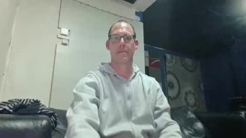 handsomeguy4ever online show from 15, 3, 2026