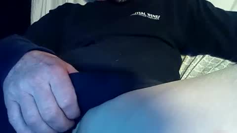 Snapshot of handsumload_11 chatting on 18, 11, 2025 handsumload_11 online show from 18, 11, 2025