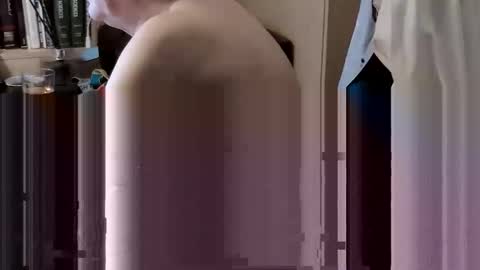 Snapshot of handz2 chatting on 13, 11, 2025 handz2 online show from 13, 11, 2025