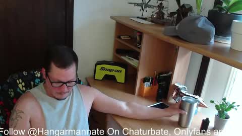 Snapshot of hangarmannate chatting on 25, 4, 2026 Nate online show from 25, 4, 2026