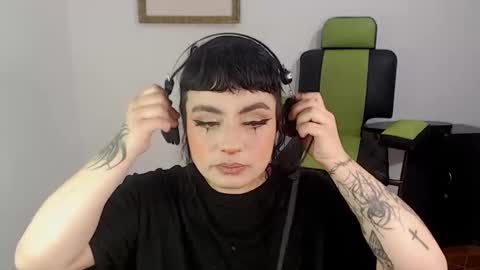 Snapshot of hanna99moon chatting on 4, 1, 2025 JUANA online show from 4, 1, 2025