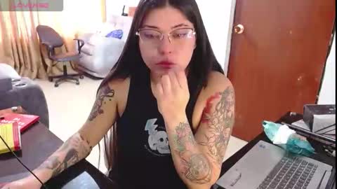 Hanna online show from 19, 11, 2025