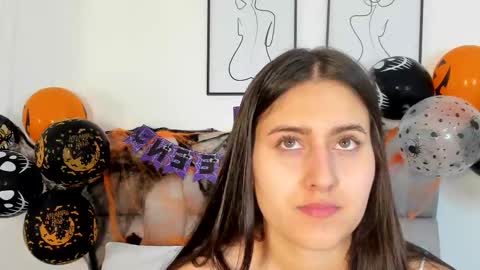 hanna__evans_ online show from 29, 10, 2025