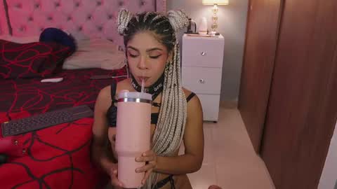 Snapshot of hanna_chris chatting on 18, 2, 2025 HANNA online show from 18, 2, 2025