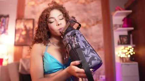 Snapshot of hanna_chris chatting on 17, 11, 2025 HANNA online show from 17, 11, 2025