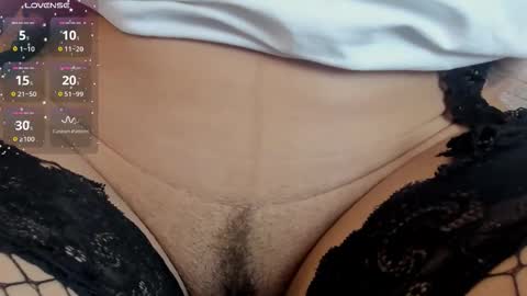 Snapshot of hanna_corne chatting on 5, 11, 2025 HANNA online show from 5, 11, 2025