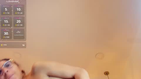 Snapshot of hanna_corne chatting on 12, 11, 2025 HANNA online show from 12, 11, 2025