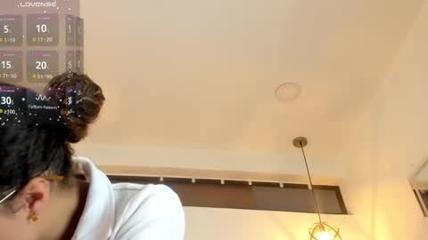 Snapshot of hanna_corne chatting on 17, 11, 2025 HANNA online show from 17, 11, 2025