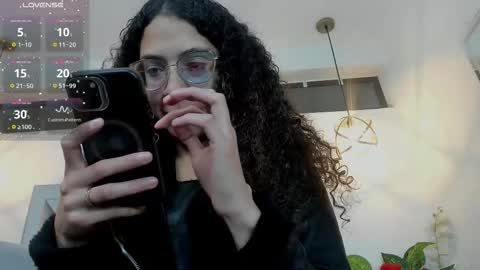 Snapshot of hanna_corne chatting on 30, 11, 2025 HANNA online show from 30, 11, 2025