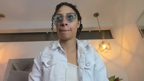 Snapshot of hanna_corne chatting on 14, 12, 2025 HANNA online show from 14, 12, 2025