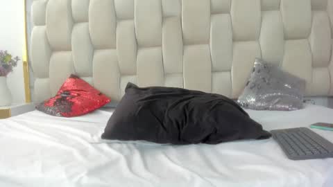 Hanna lens online show from 25, 2, 2026