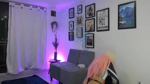 Hanna Capicorn online show from 9, 3, 2025