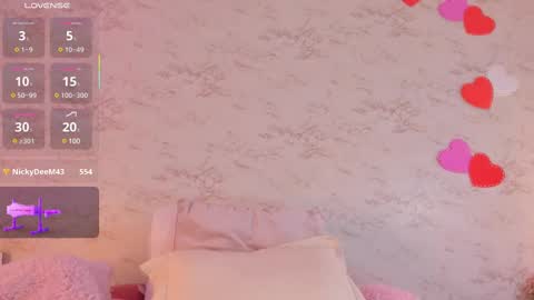 HannaB  online show from 1, 3, 2025