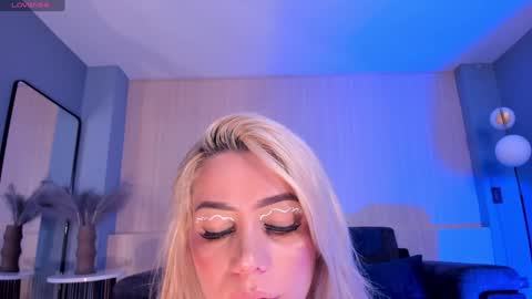 Snapshot of hannaconnor_ chatting on 12, 1, 2025 Hanna Connor online show from 12, 1, 2025