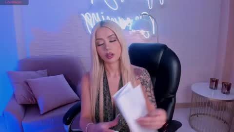 Snapshot of hannaconnor_ chatting on 8, 3, 2025 Hanna Connor online show from 8, 3, 2025