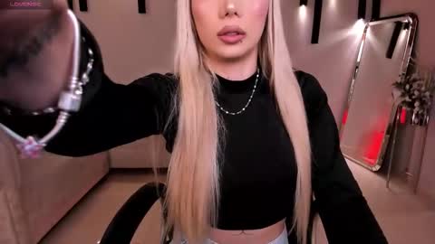 Snapshot of hannaconnor_ chatting on 18, 10, 2025 Hanna Connor online show from 18, 10, 2025
