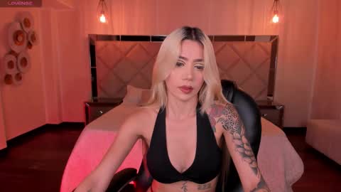 Snapshot of hannaconnor_ chatting on 26, 10, 2025 Hanna Connor online show from 26, 10, 2025