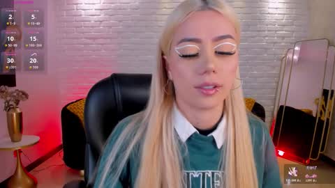 Snapshot of hannaconnor_ chatting on 14, 11, 2025 Hanna Connor online show from 14, 11, 2025