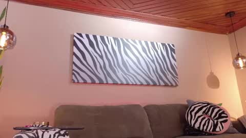 Hannah  online show from 28, 9, 2025