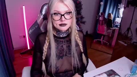 Snapshot of hannah_chaos chatting on 17, 1, 2025 Hannah online show from 17, 1, 2025