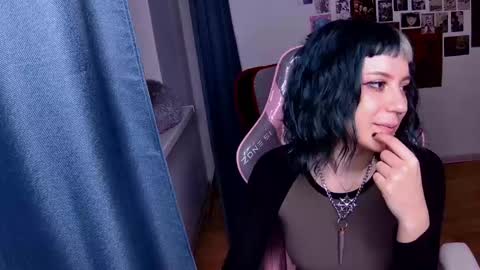 Snapshot of hannah_chaos chatting on 12, 3, 2025 Hannah online show from 12, 3, 2025