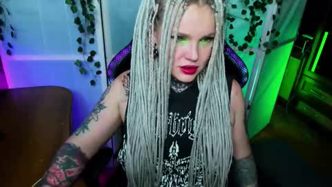 Snapshot of hannah_chaos chatting on 11, 11, 2025 Hannah online show from 11, 11, 2025