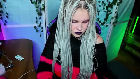 Snapshot of hannah_chaos chatting on 13, 11, 2025 Hannah online show from 13, 11, 2025