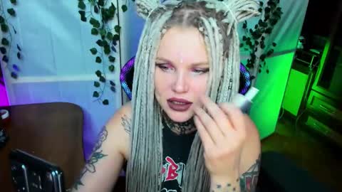 Snapshot of hannah_chaos chatting on 14, 11, 2025 Hannah online show from 14, 11, 2025