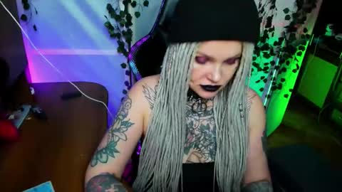 Snapshot of hannah_chaos chatting on 19, 11, 2025 Hannah online show from 19, 11, 2025