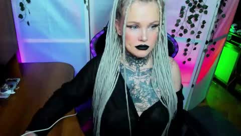 Snapshot of hannah_chaos chatting on 1, 12, 2025 Hannah online show from 1, 12, 2025