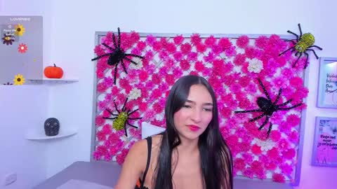 Snapshot of hannah_miller_1 chatting on 9, 10, 2025 Hannah Miller online show from 9, 10, 2025