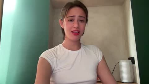 hannahinto online show from 12, 3, 2026