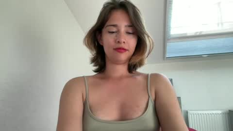 hannahinto online show from 9, 7, 2026