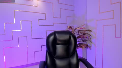 HANNAH J online show from 8, 9, 2025